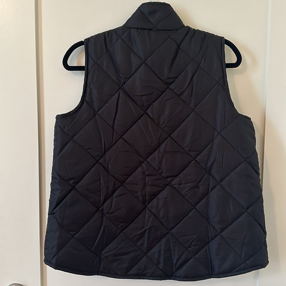 Black vest with fur inside - Picture 2 of 3